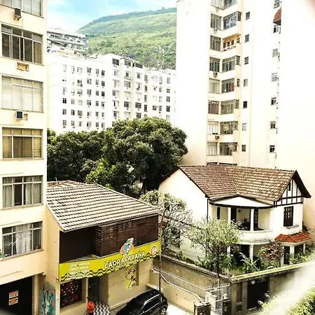 Amplo Apartamento no Posto 4-3